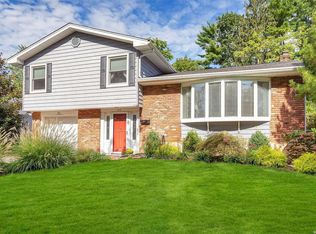33 Lewis Ln, Port Washington, NY 11050