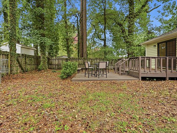 4th image of 817 Wyldewood Rd