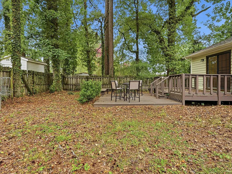 817 Wyldewood Rd — Photo 4