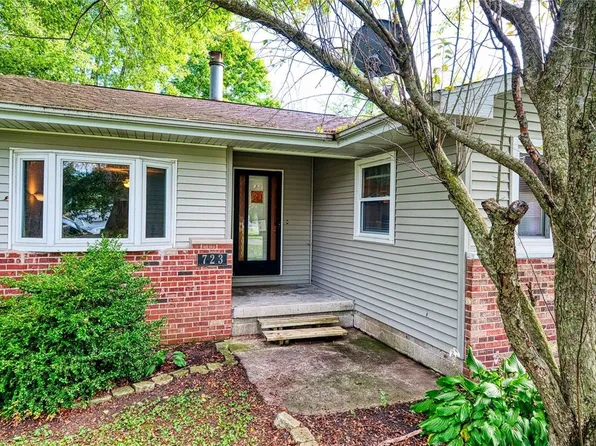 723 E Jackson Ave, Chrisman, IL 61924