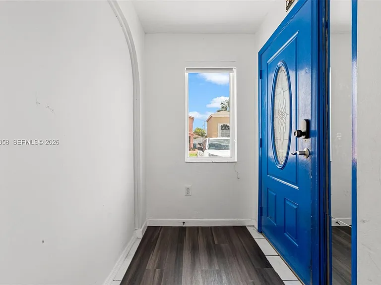 13990 SW 160th Ter — Photo 4