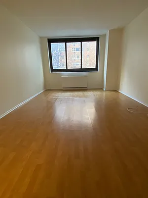 Rented by RELO REDAC INC. | media 8