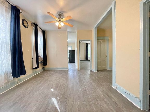 3rd image of 75A Clifton Pl Unit 3