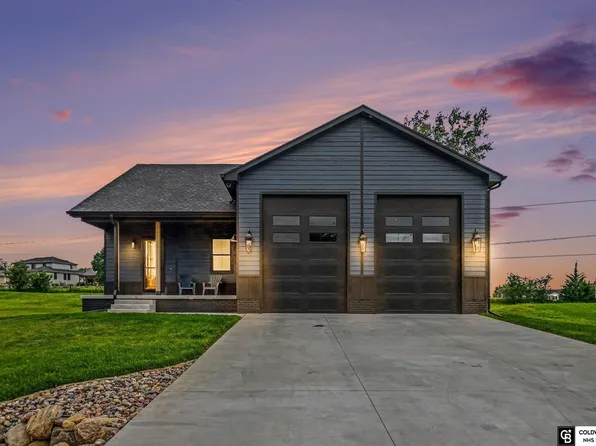 1929 Beaver Lake Blvd, Plattsmouth, NE 68048