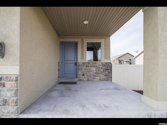 3rd image of 711 N Devonshire Dr