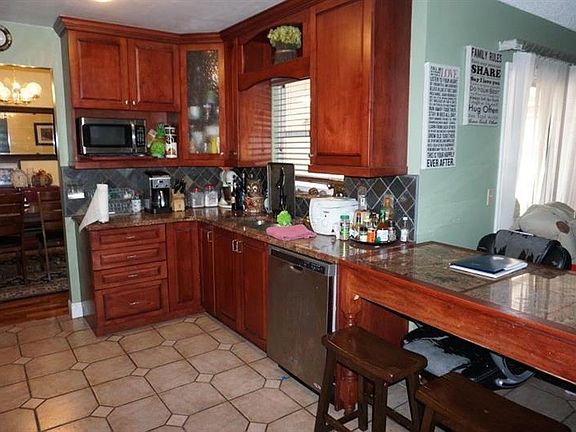 5th image of 8031 Lesia Cir