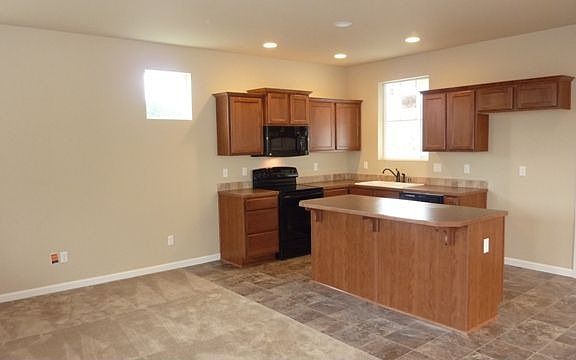 2nd image of 504 Sandalwood Dr SW