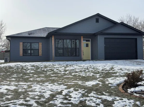 305 S Mayhall St, New London, MO 63459