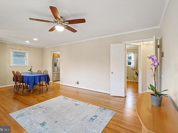 5th image of 1106 Maple Ave
