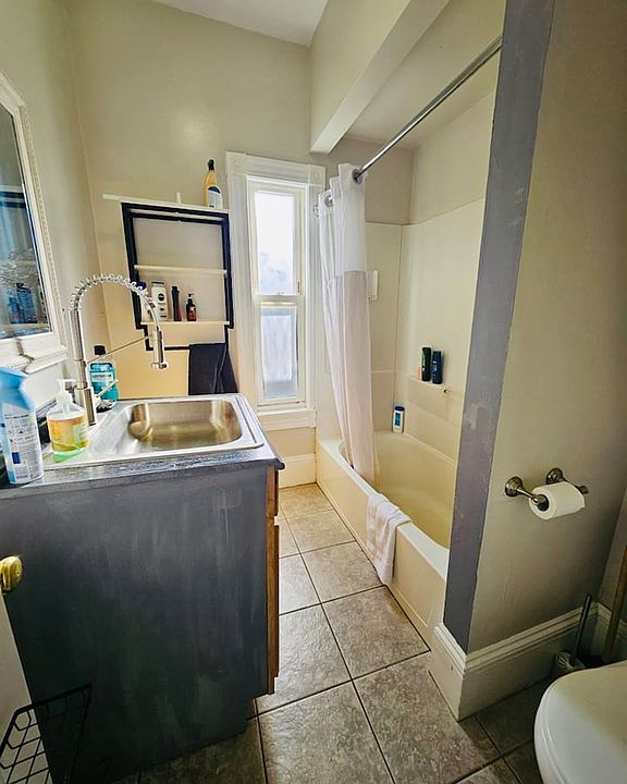 1st image of 22 Ringgold St #13