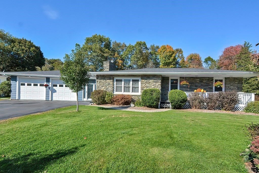 90 Elm St, Blackstone, MA 01504 Zillow