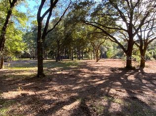 20 Tropicana Rd, Saint Helena Island, SC 29920