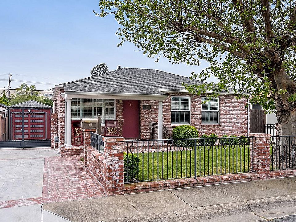 1st image of 275 Aviador Ave