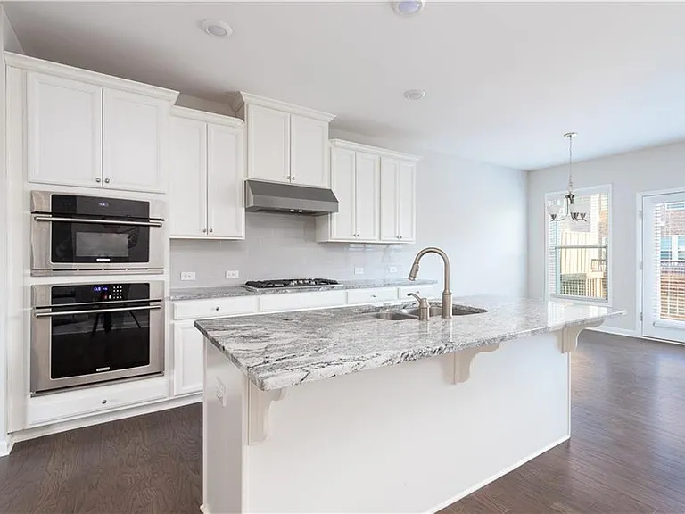 770 Sunset Park Dr — Photo 7