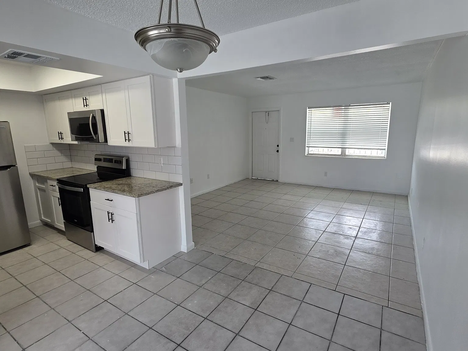 2 bed, $1,975 — Photo 3
