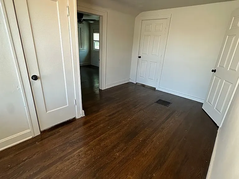 2217 Drury Ave — Photo 9