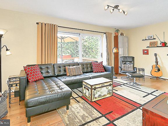 5th image of 5225 Cannes Ct