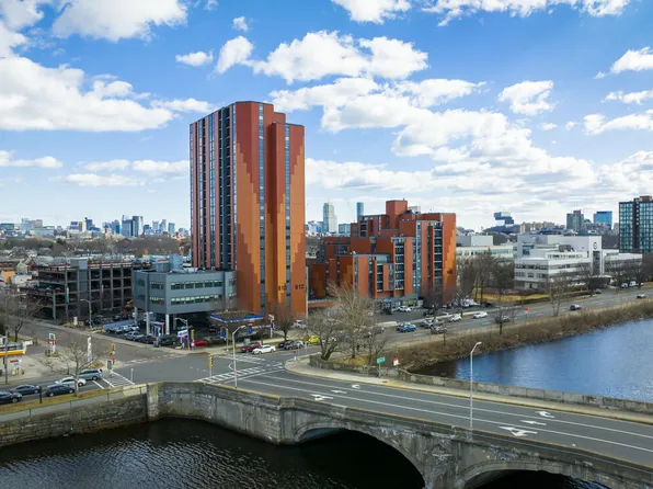 808-812 Memorial Drive II