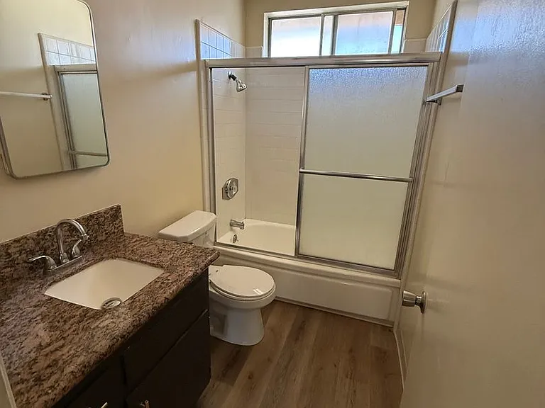 2219 Crenshaw Blvd — Photo 6
