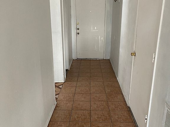 3rd image of 4202 Hartford Dr