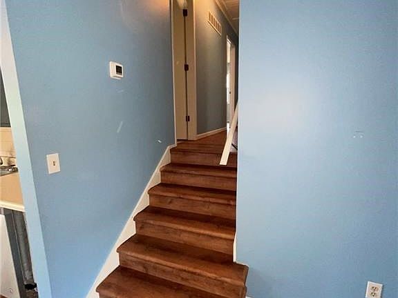 2nd image of 4822 Revere St