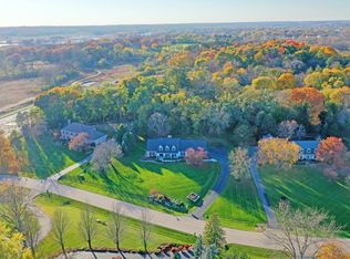 25870 Oak Hills Rd, Lake Barrington, IL 60010