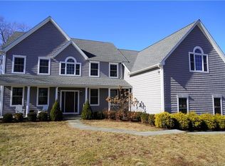 4 Buck Mountain Ct, New Fairfield, CT 06812