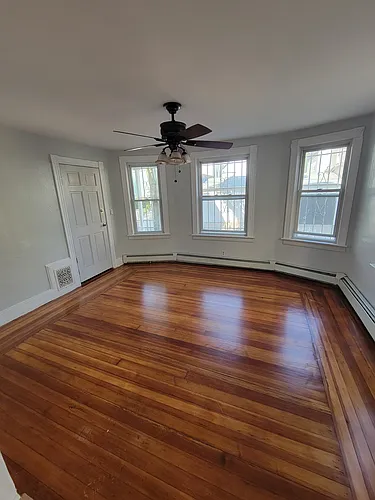 28 Osborn St Photo 1