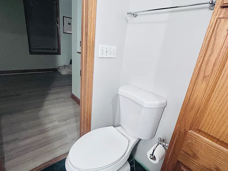 Bathroom on level 1