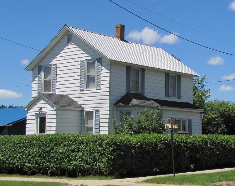 1st image of 318 Blaine St