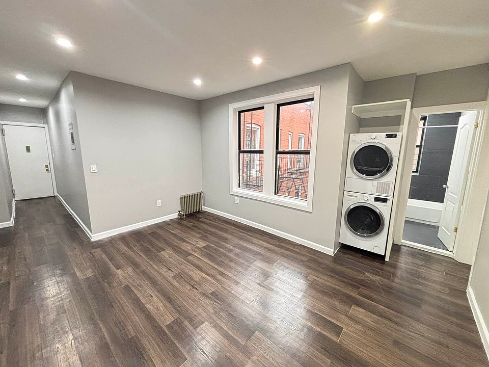 1st image of 2592 Creston Ave APT 55