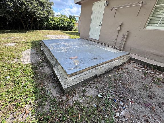 2nd image of 1023 NW 14th St