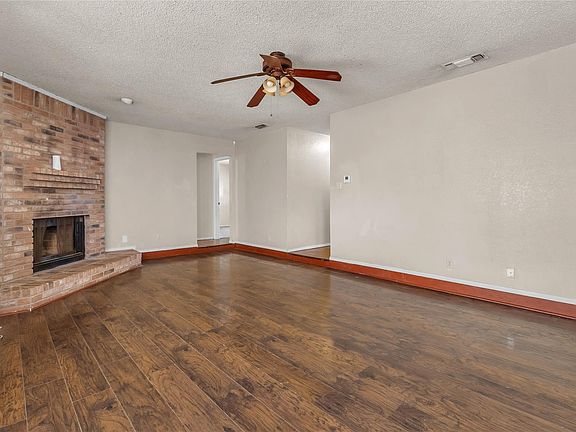 2nd image of 1516 Violet Ave