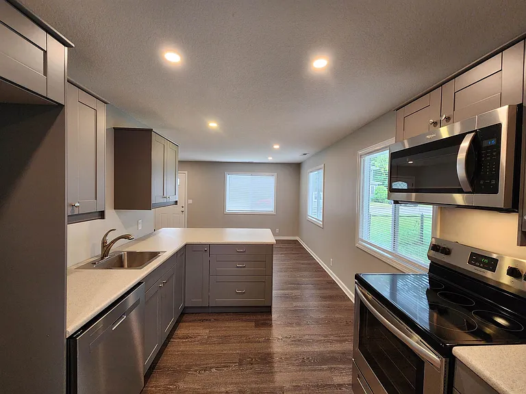 424 Nussbaum Ave — Photo 8
