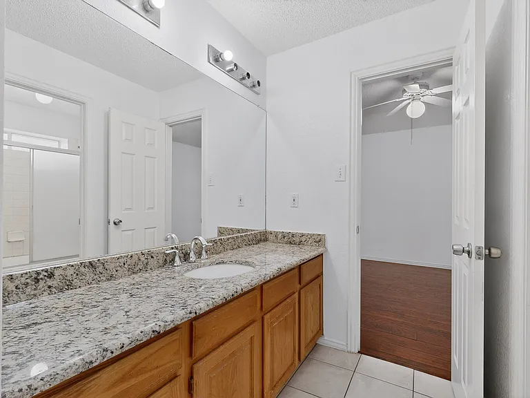 636 N Allen Rd — Photo 30