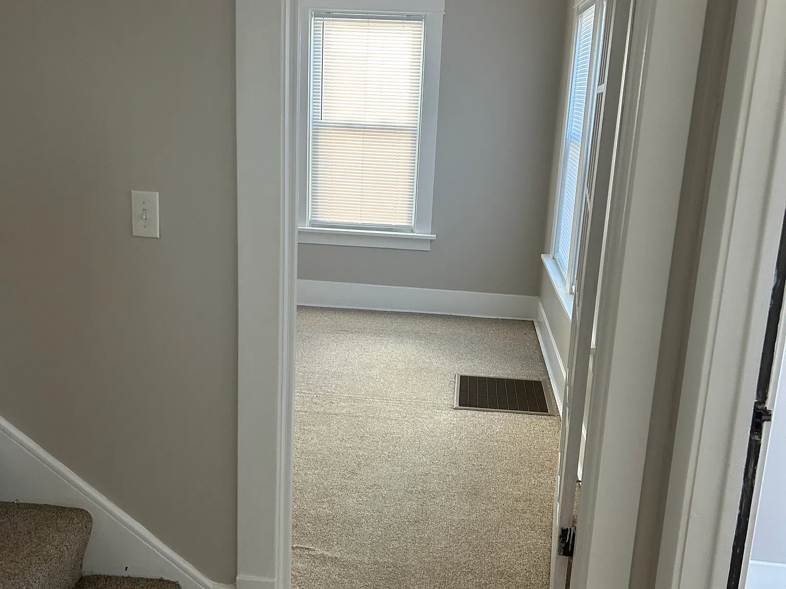 4 bed, 1.5 bath, 1950 sqft, $1,900 — Photo 4