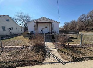 2326 W 3rd St, Sioux City, IA 51103