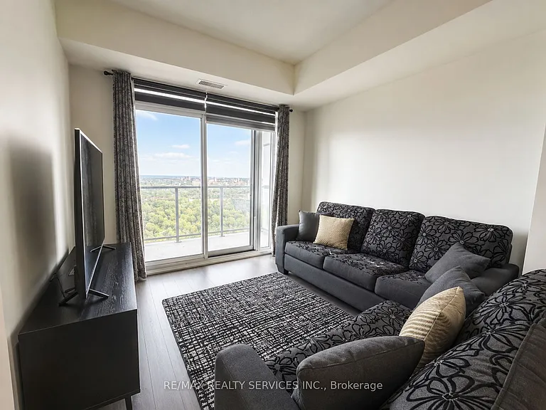 202 Burnhamthorpe Rd E #2108 — Photo 2