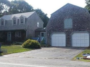 27 Montgomery Dr, Plymouth, MA 02360