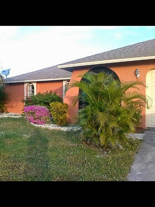 1st image of 1005 NE 15th Pl