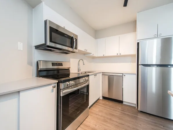 220 Steeles Avenue West