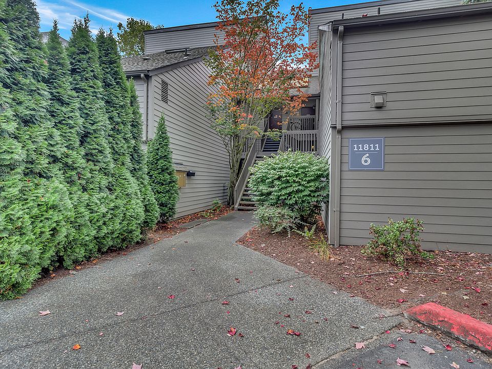 1st image of 11811 93rd Ln NE APT 103