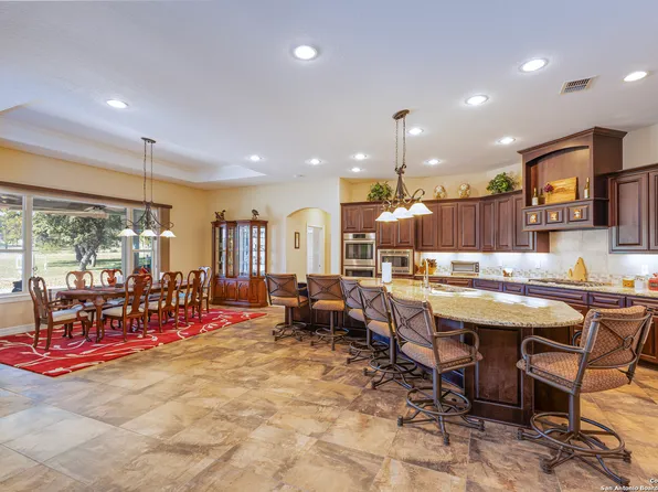 170 Spring Lakes Pkwy, Ingram, TX 78028