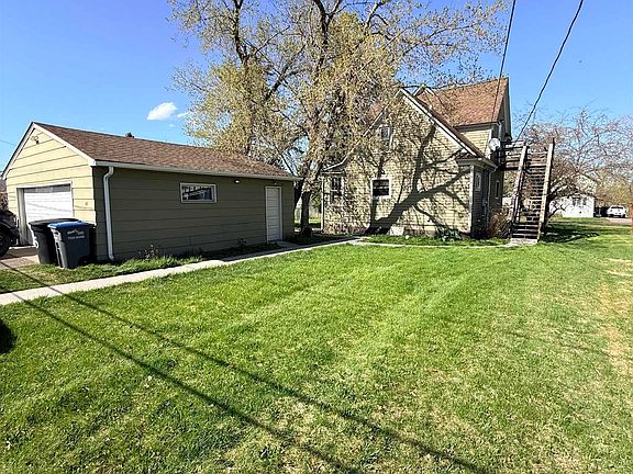 3rd image of 5314 E 3rd St