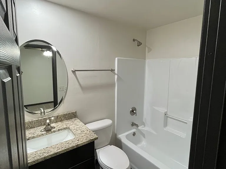 555 Sandra Ln — Photo 6