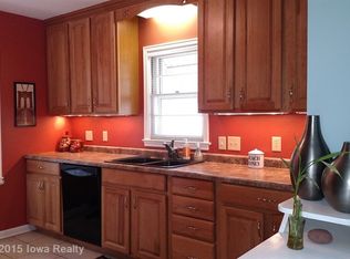 3204 48th St, Des Moines, IA 50310