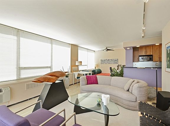 2nd image of 88 W Schiller St APT 2108