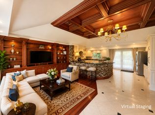 2 Kent Pl, Plainview, NY 11803