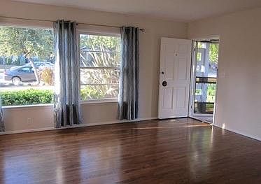 3rd image of 1946 E Villa St Floor 1