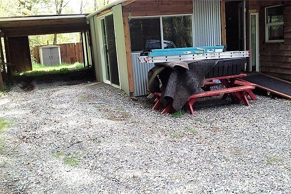 2nd image of 431 SE Picadilly Dr